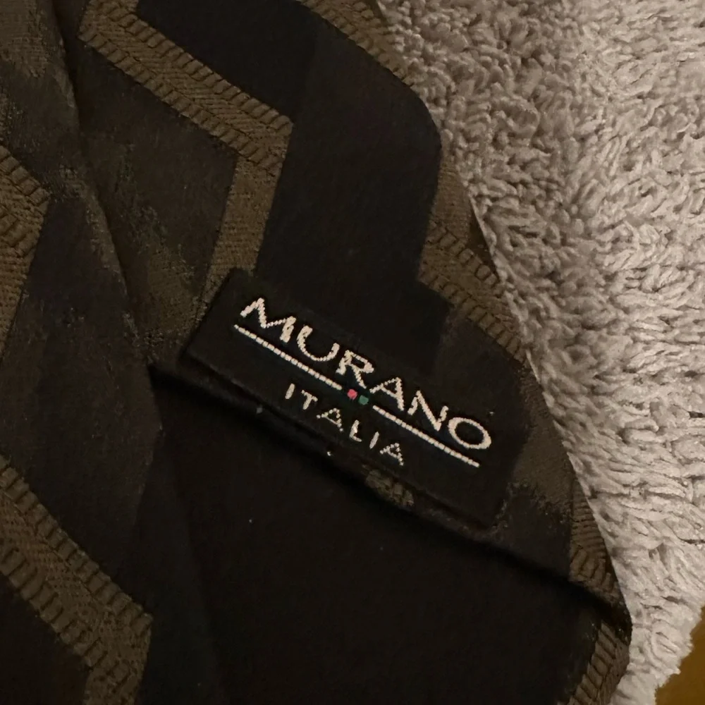 MURANO MENS TIE Black and Gold 4 X 54